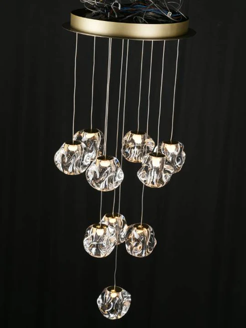 Golden Orbit – 10-Ring LED Chandelier with Acrylic Diffuser