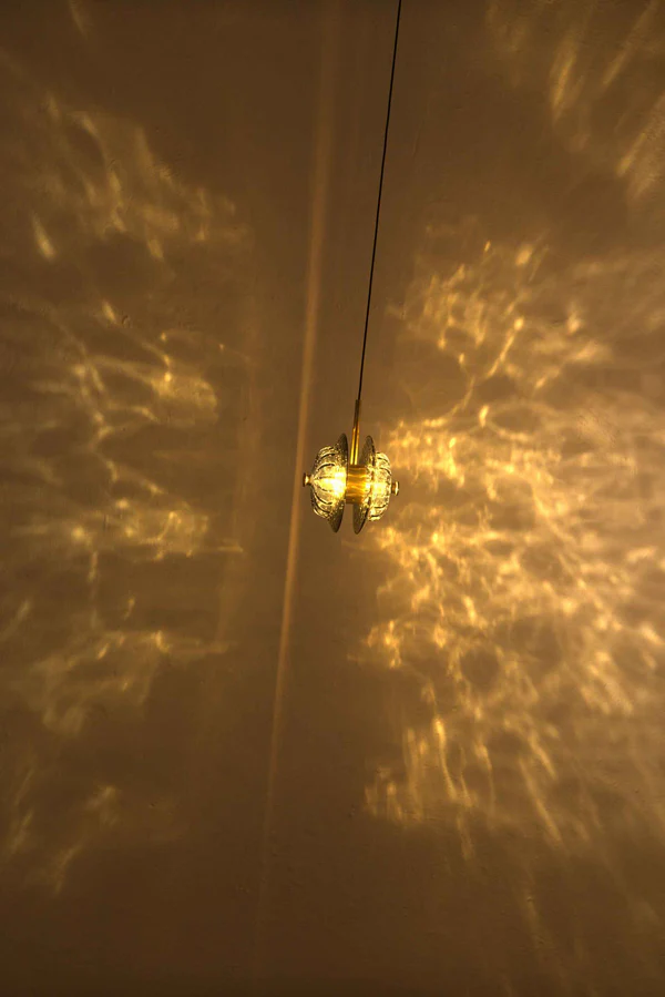 CrystalVeil Solo – Brushed Gold Pendant Light (3W)